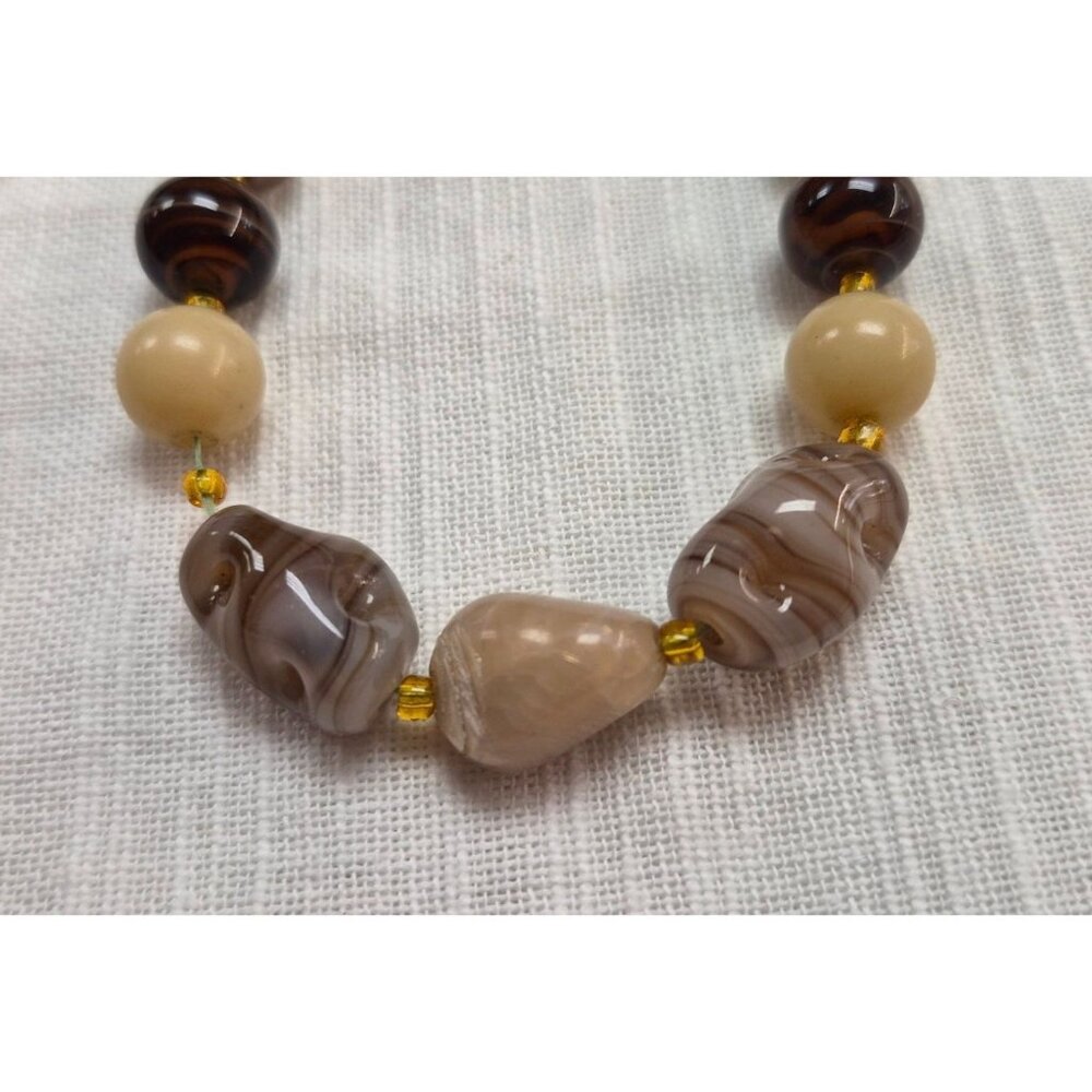 Vintage Long Beaded Necklace Brown & Cream Agate-Like Beads Glass Accents & Gold - Picture 4 of 9